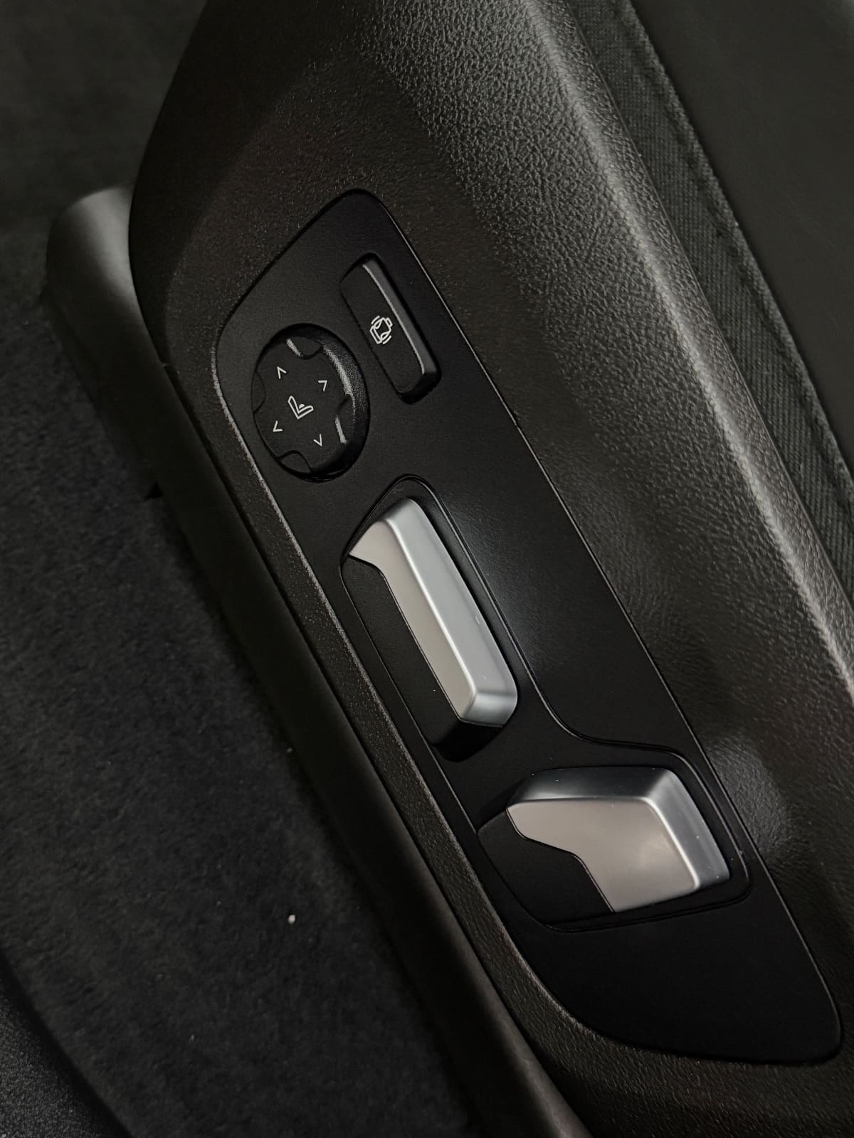 BMW X4 M40d X-drive, foto 18 nga 25