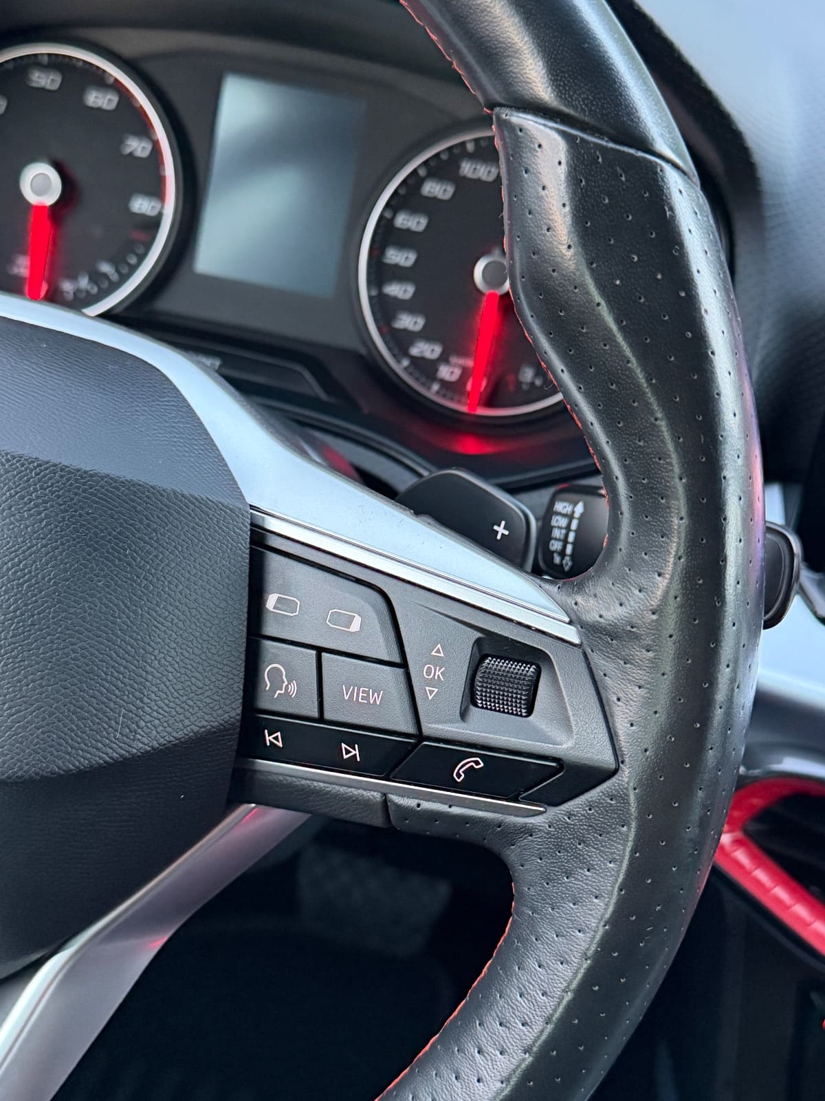 SEAT Arona 1.0 Tsi FR, foto 18 nga 23