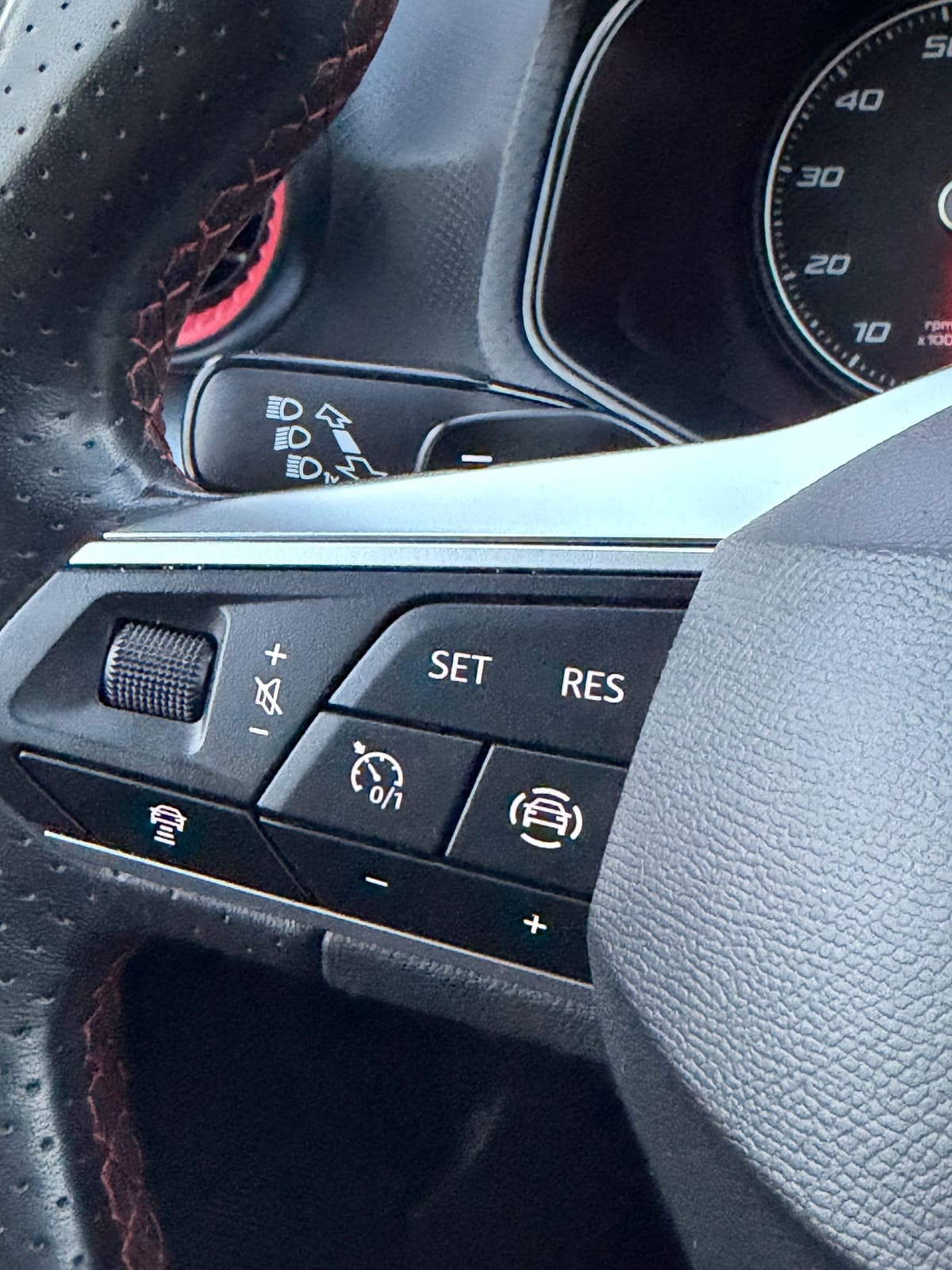 SEAT Arona 1.0 Tsi FR, foto 21 nga 23