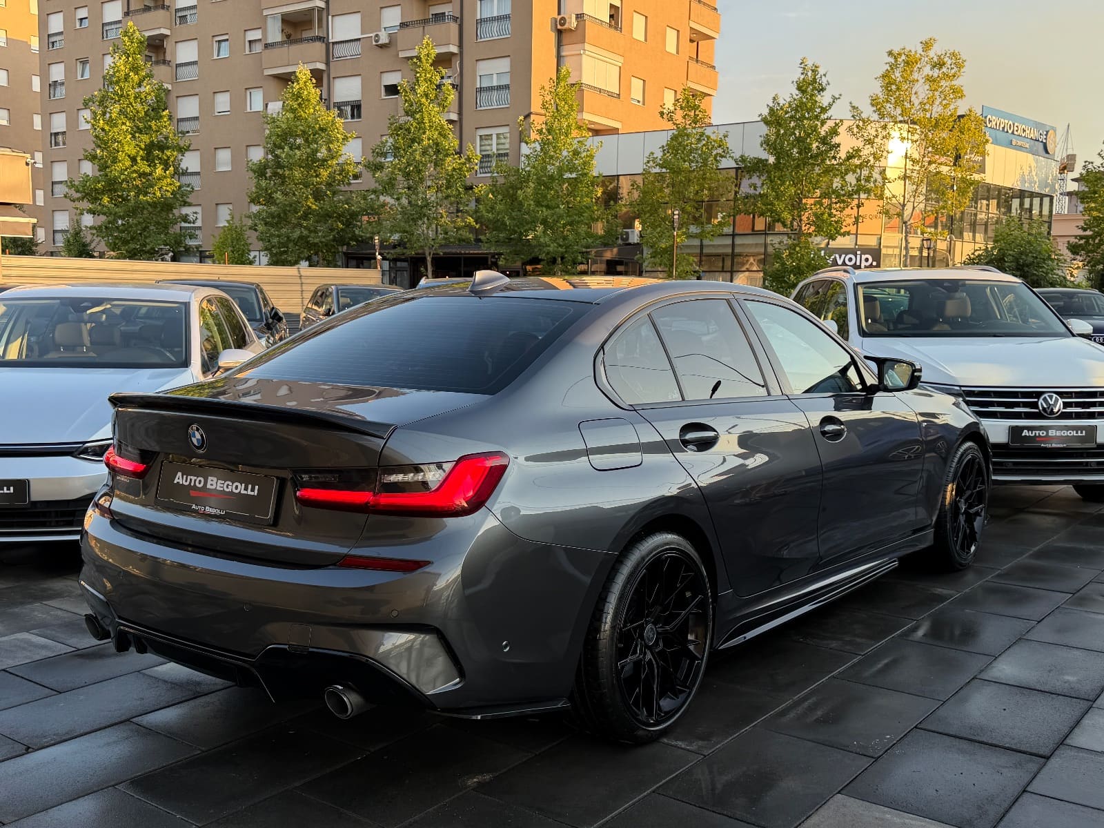 BMW 318d, foto 7 nga 14