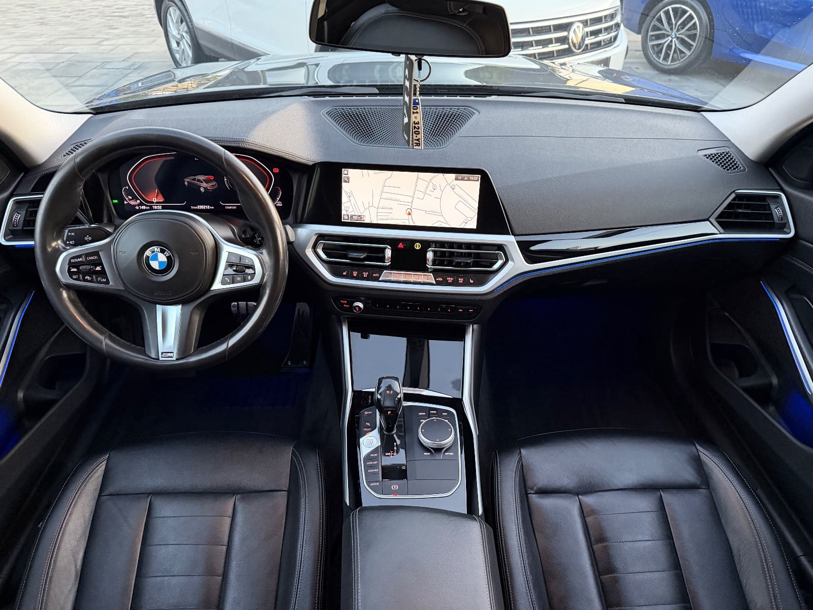 BMW 318d, foto 10 nga 14