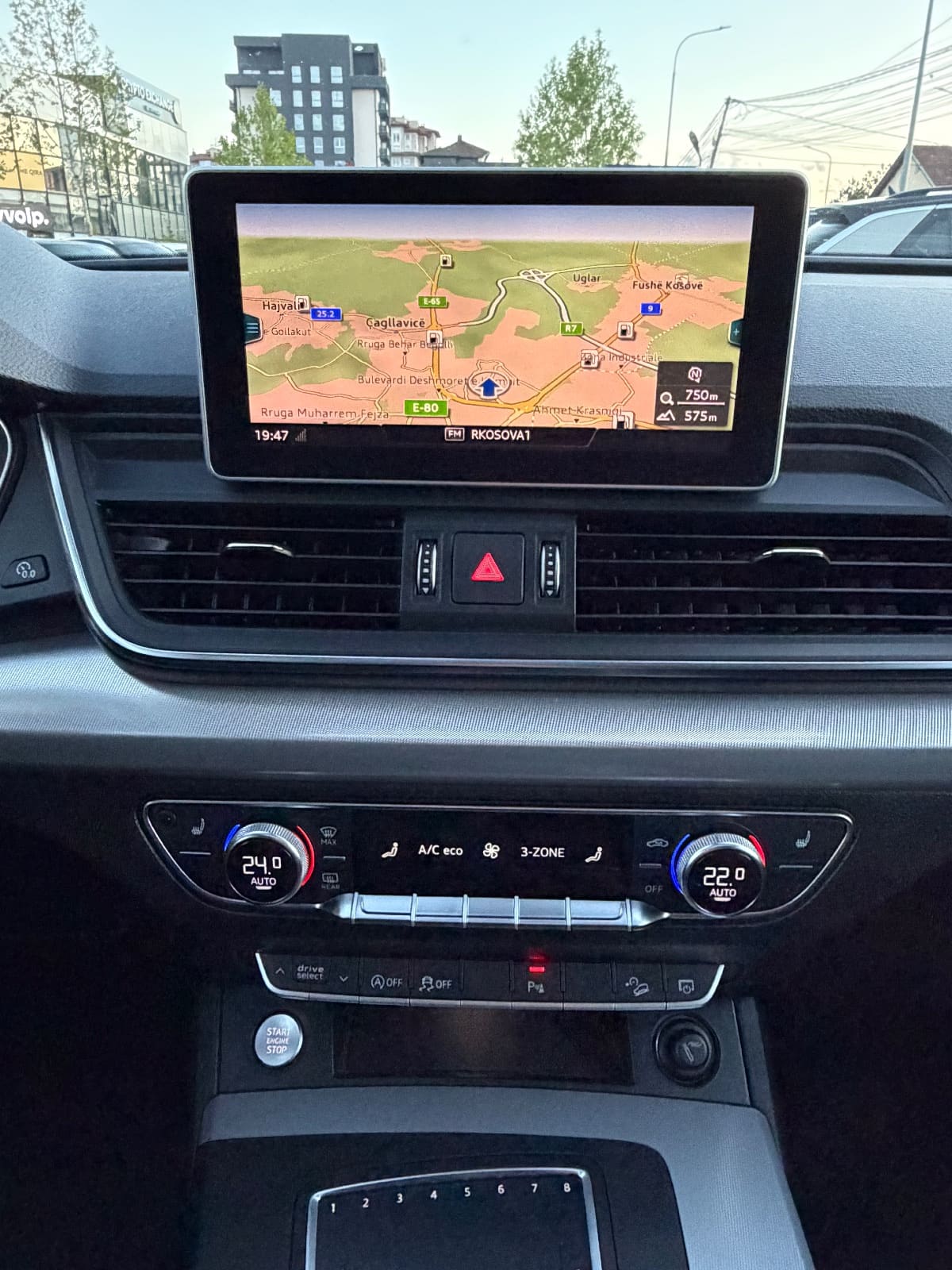 Audi Q5 40 TDI Quattro, foto 14 nga 21