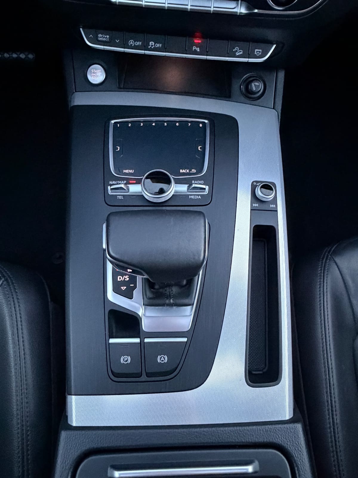 Audi Q5 40 TDI Quattro, foto 13 nga 21