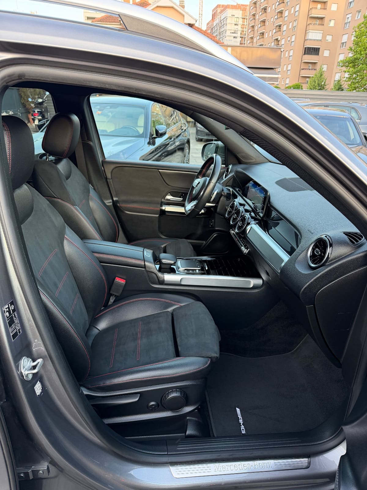 Mercedes-Benz GLB 200d AMG Line, foto 12 nga 23