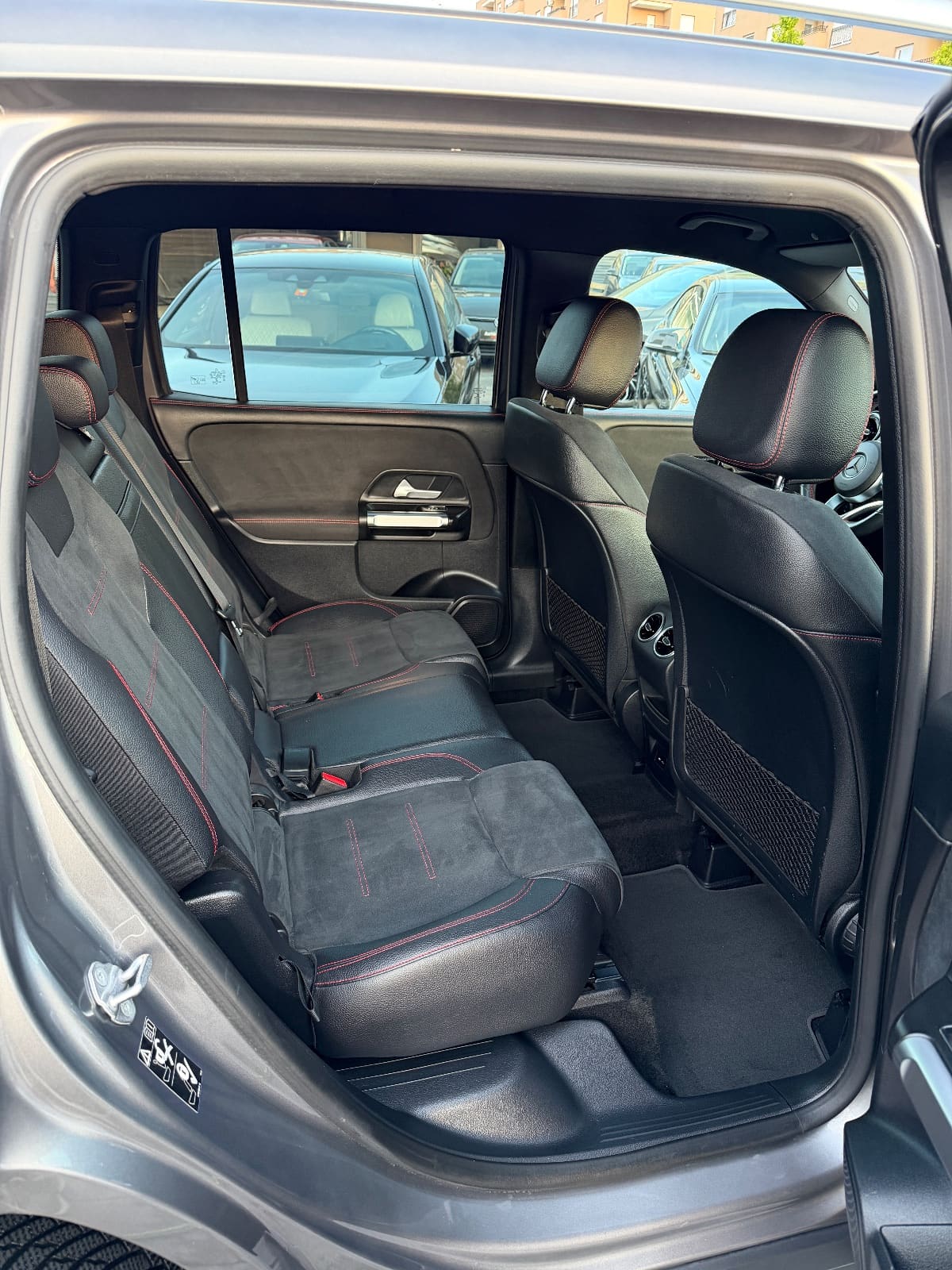 Mercedes-Benz GLB 200d AMG Line, foto 11 nga 23