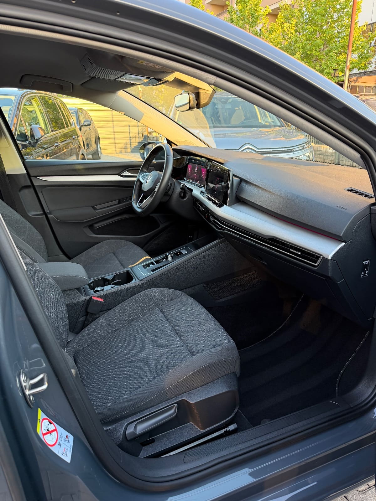 Volkswagen Golf 8 2.0 TDI Life, foto 14 nga 25