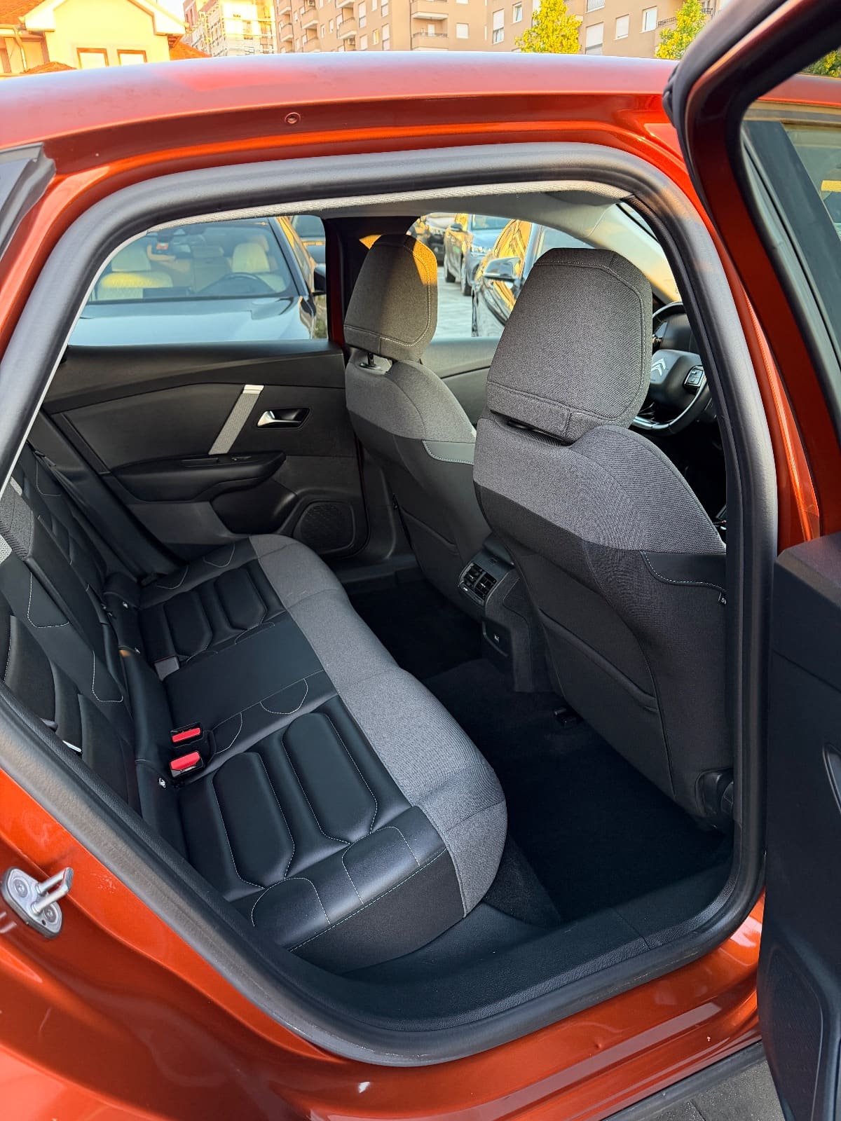 Citroën C4 1.5 HDI, foto 12 nga 22