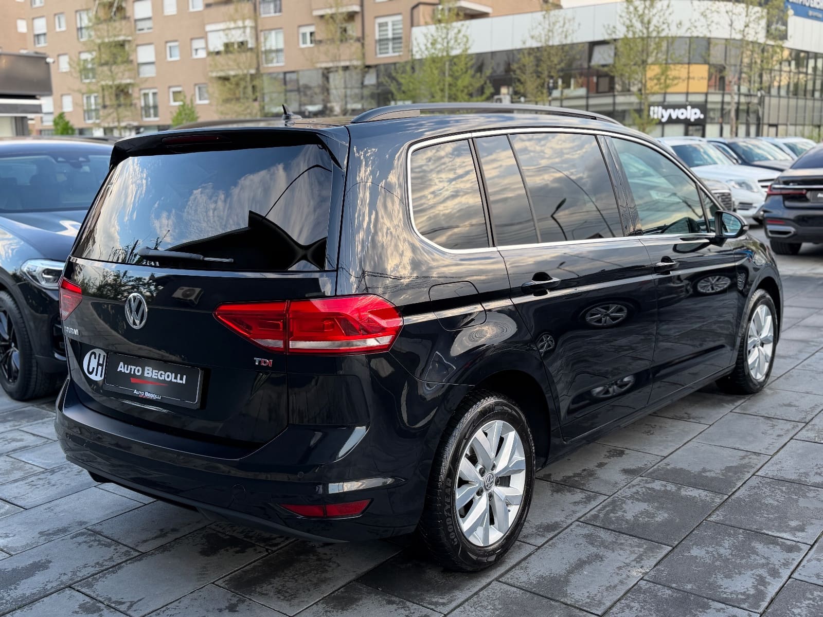 Volkswagen Touran 7 Ulese, foto 9 nga 24