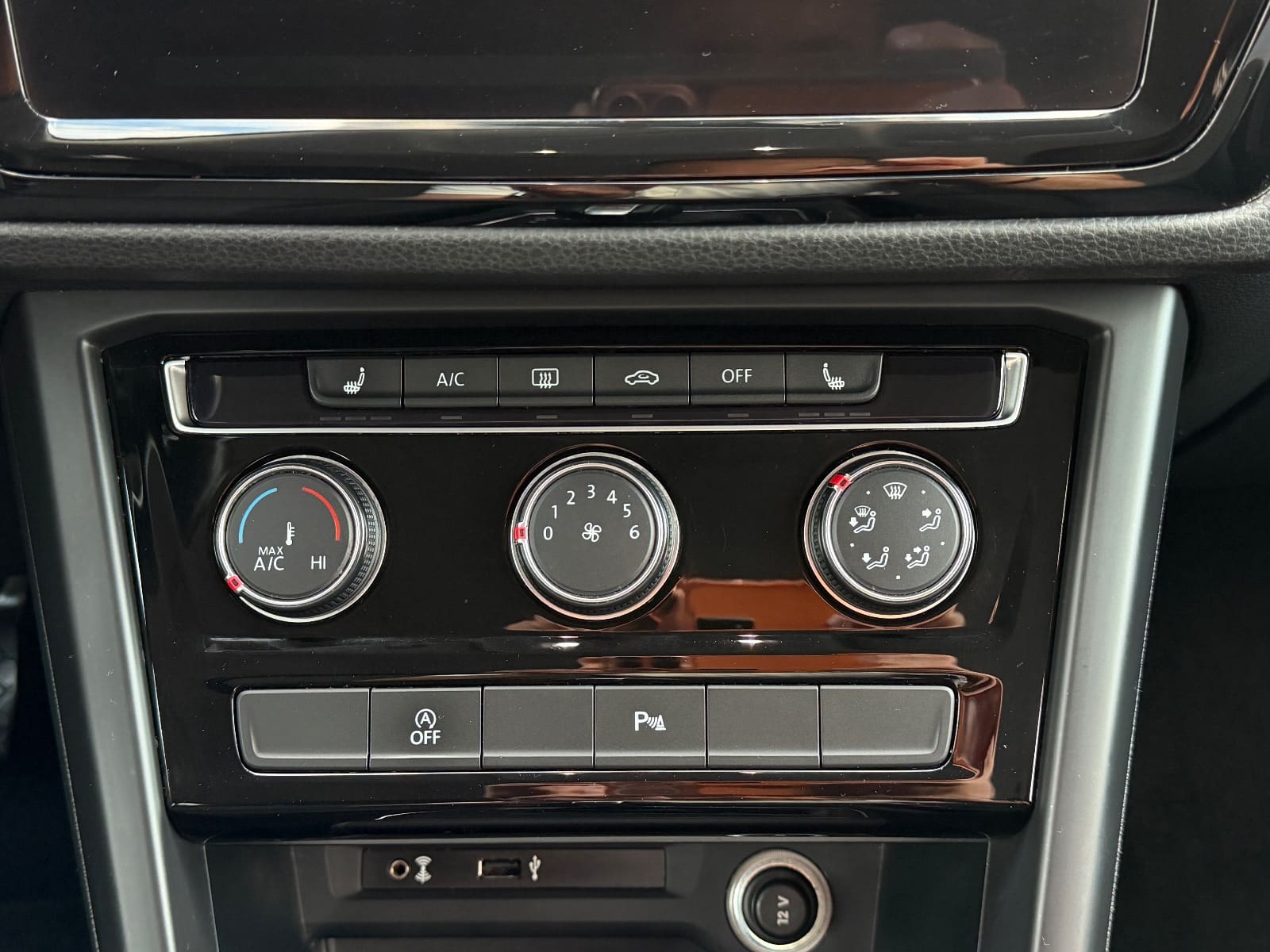 Volkswagen Touran 7 Ulese, foto 19 nga 24