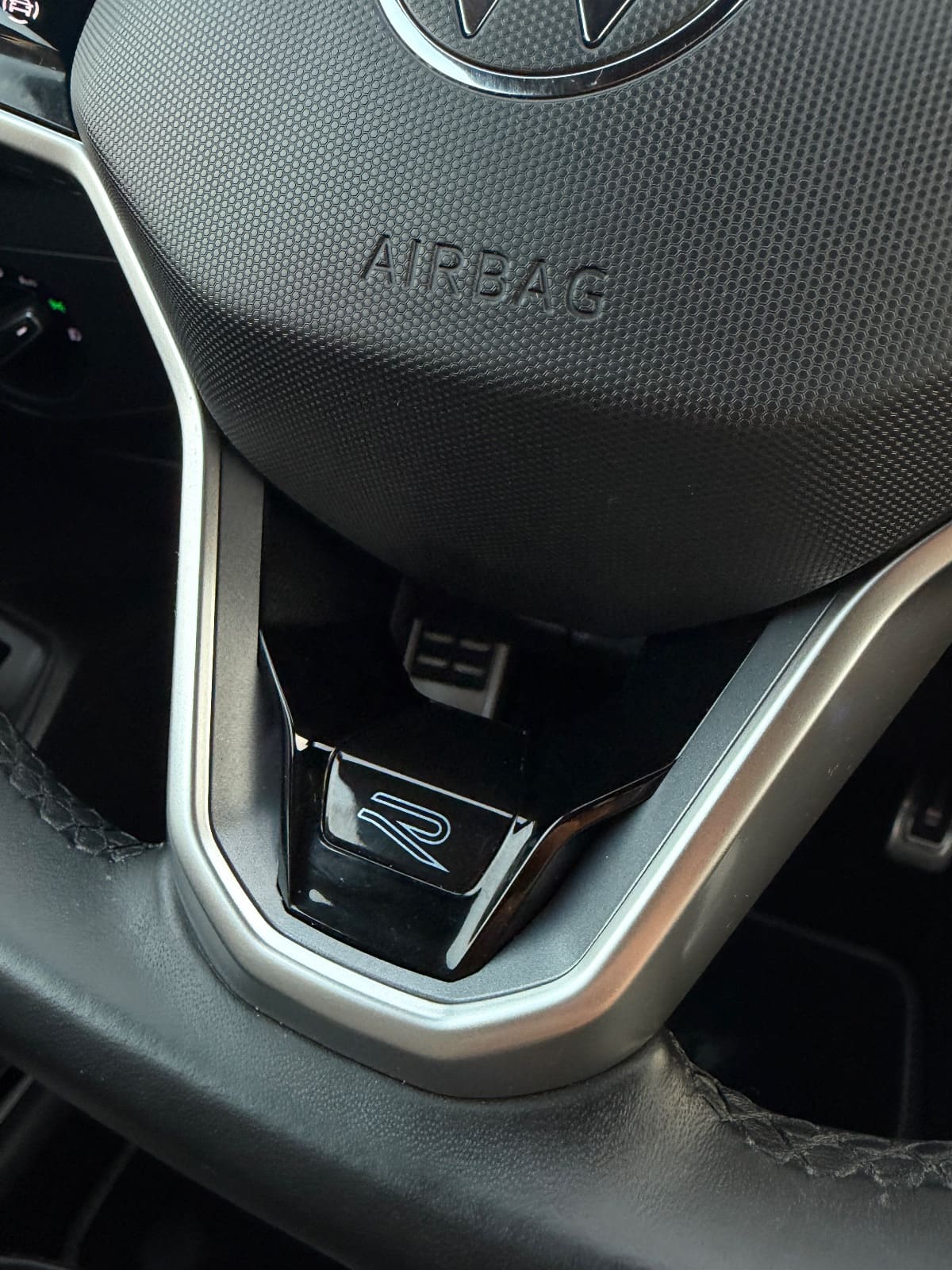 Volkswagen Tiguan 2.0 TDI R Line , foto 22 nga 34