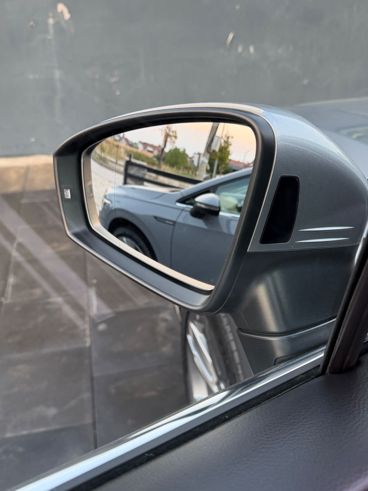 Volkswagen Tiguan 2.0 TDI R Line , foto 26 nga 34