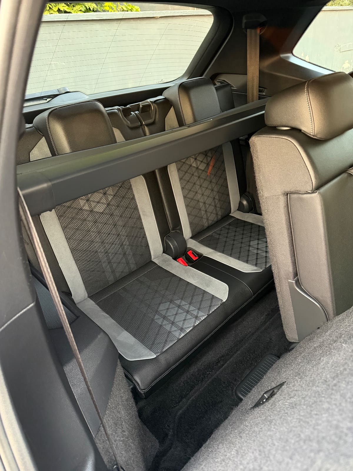Volkswagen Tiguan 2.0 TDI R Line , foto 15 nga 34