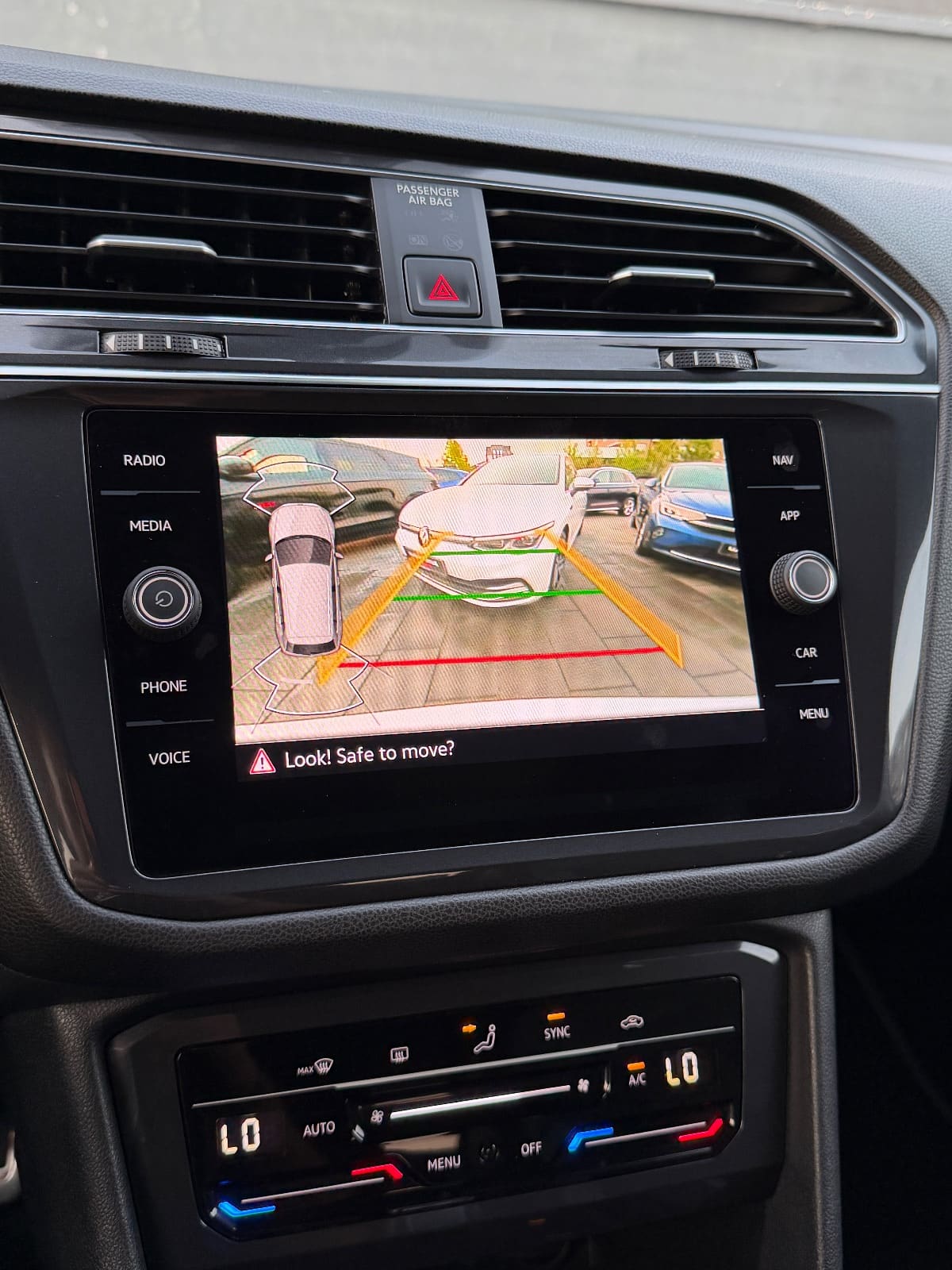 Volkswagen Tiguan 2.0 TDI R Line , foto 29 nga 34