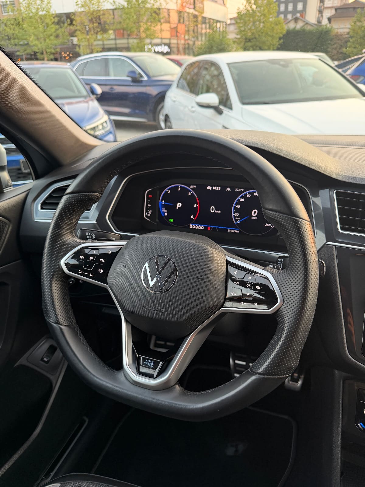 Volkswagen Tiguan 2.0 TDI R Line , foto 18 nga 34