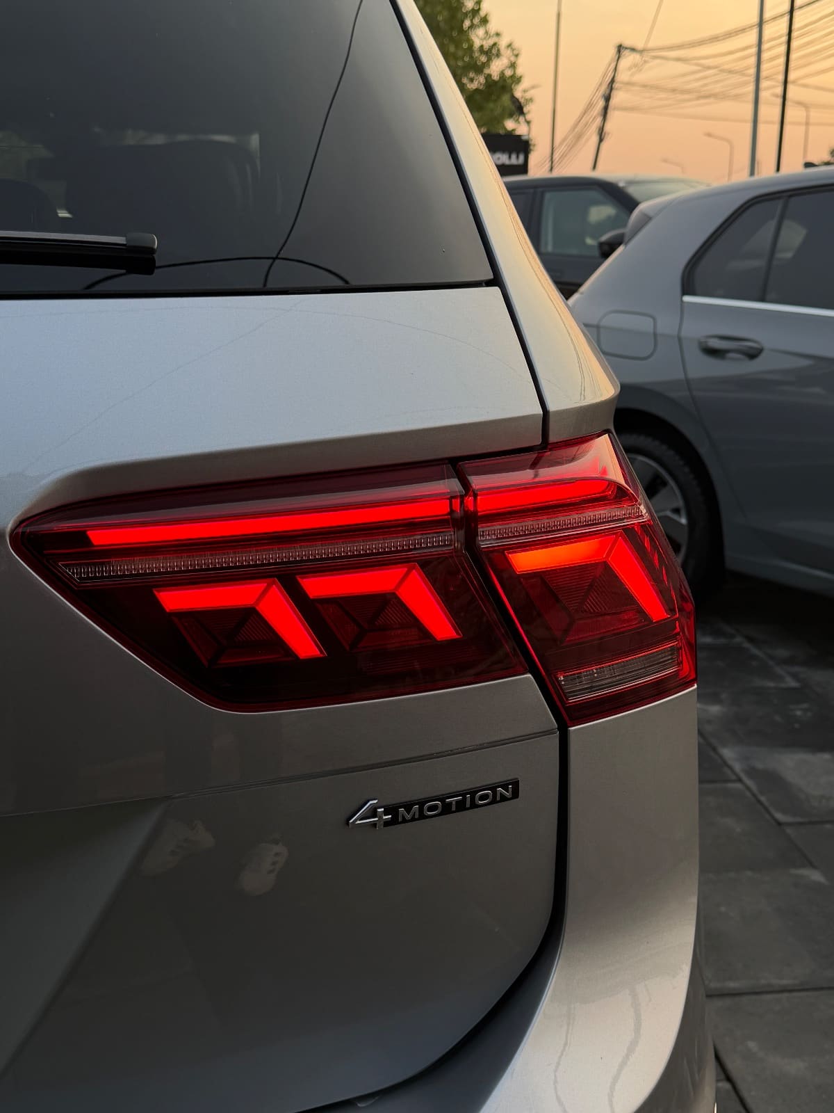 Volkswagen Tiguan 2.0 TDI R Line , foto 23 nga 34