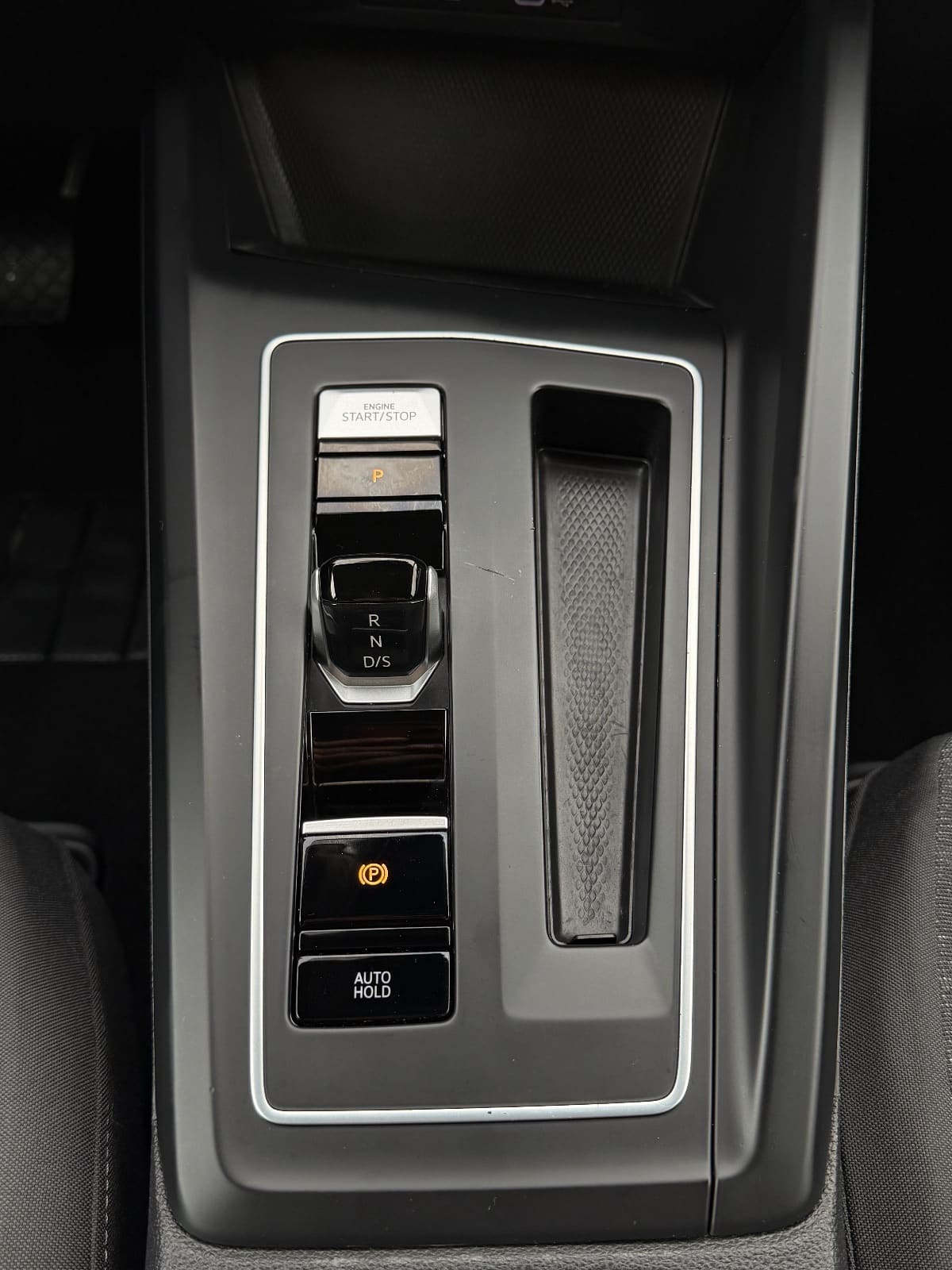 Volkswagen Golf 8 2.0 TDI DSG, foto 16 nga 21