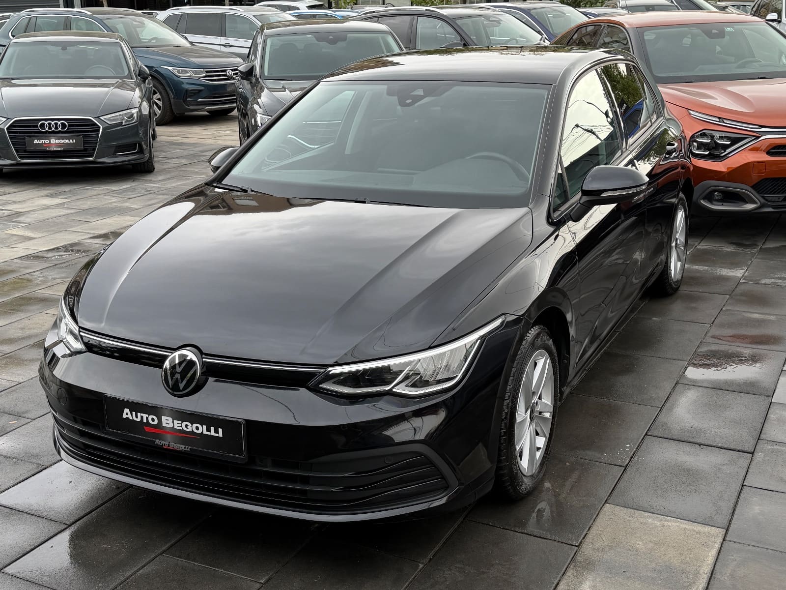 Volkswagen Golf 8 2.0 TDI DSG, foto 4 nga 21