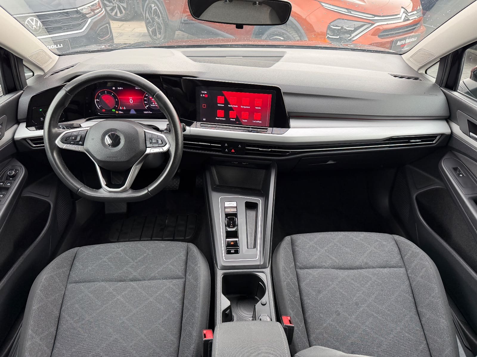 Volkswagen Golf 8 2.0 TDI DSG, foto 14 nga 21