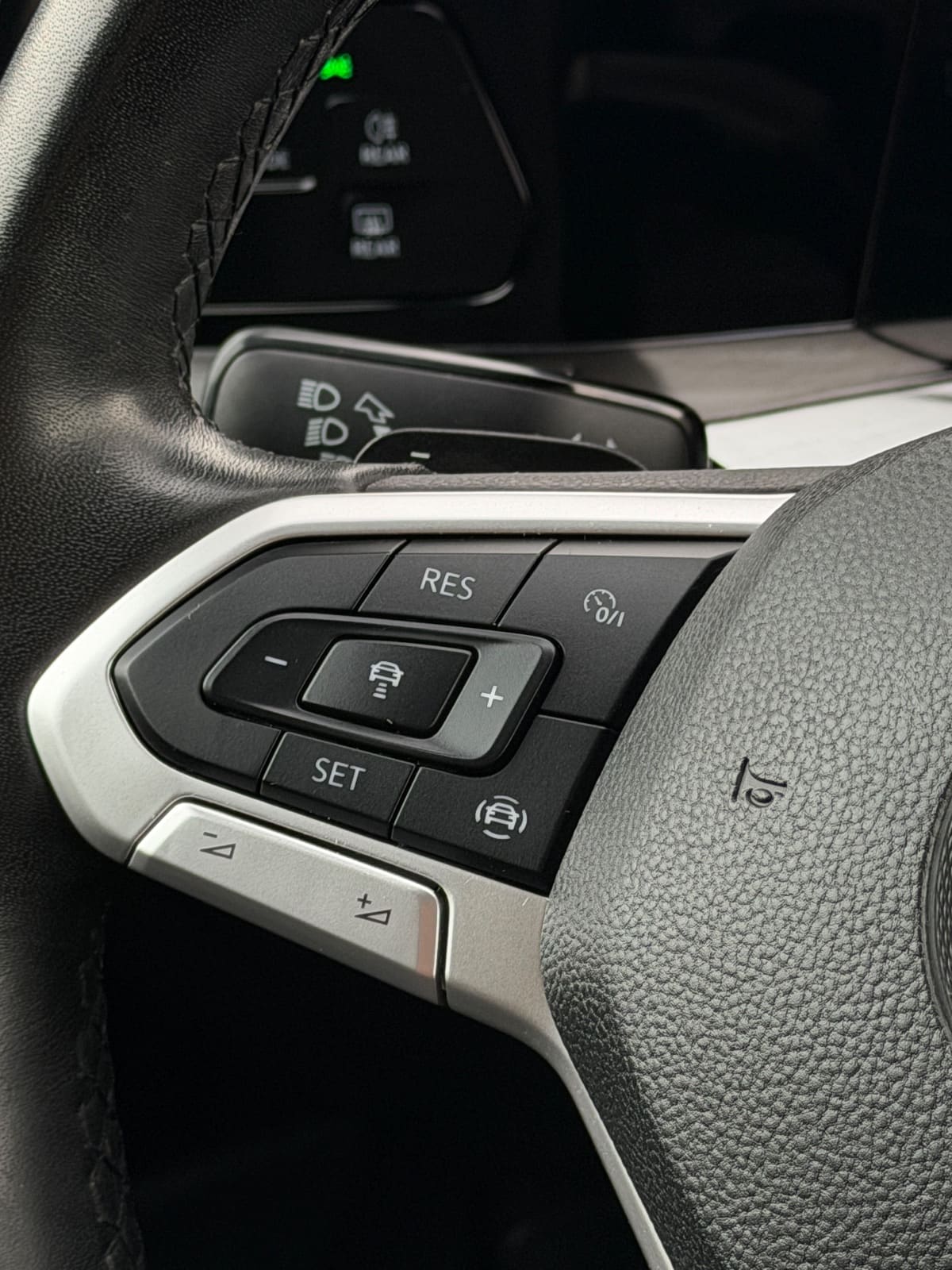 Volkswagen Golf 8 2.0 TDI DSG, foto 18 nga 21