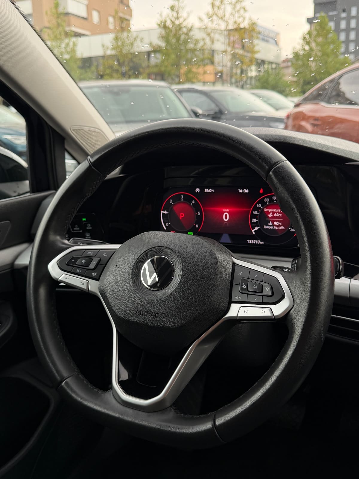Volkswagen Golf 8 2.0 TDI DSG, foto 19 nga 21