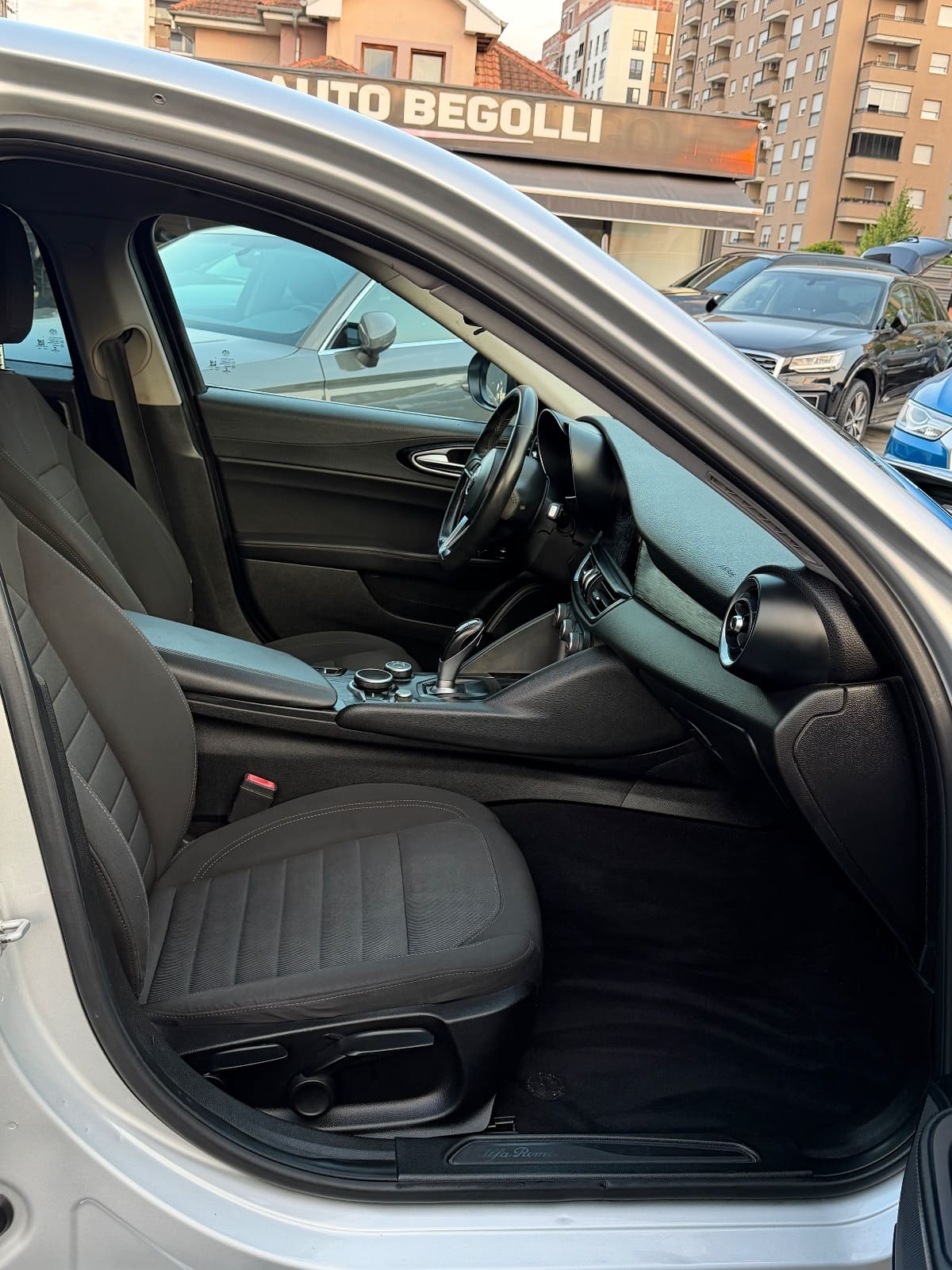 Alfa Romeo Giulia 2.2JTD, foto 12 nga 16