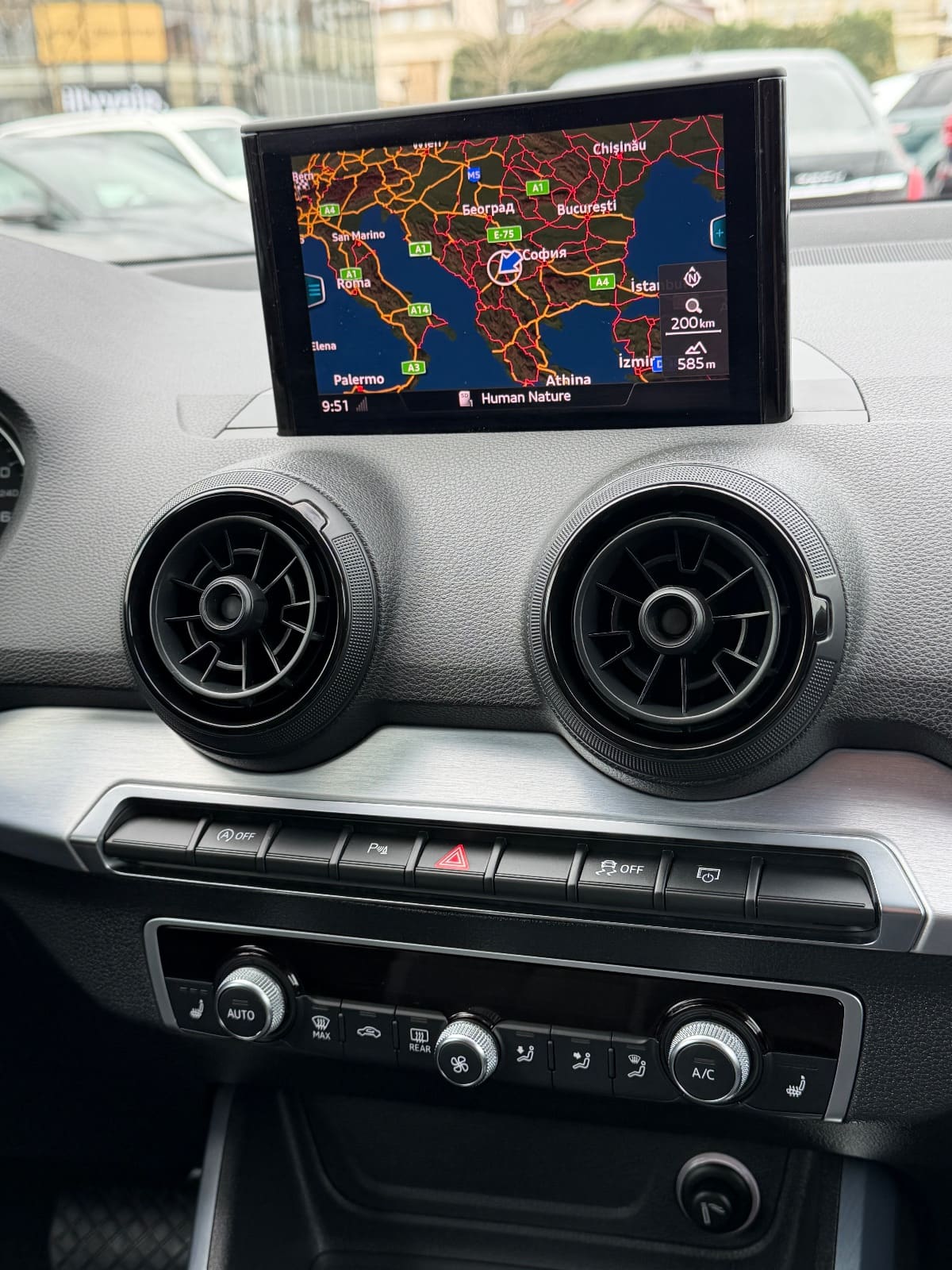 Audi Q3 2.0 TDI Quattro, foto 13 nga 19
