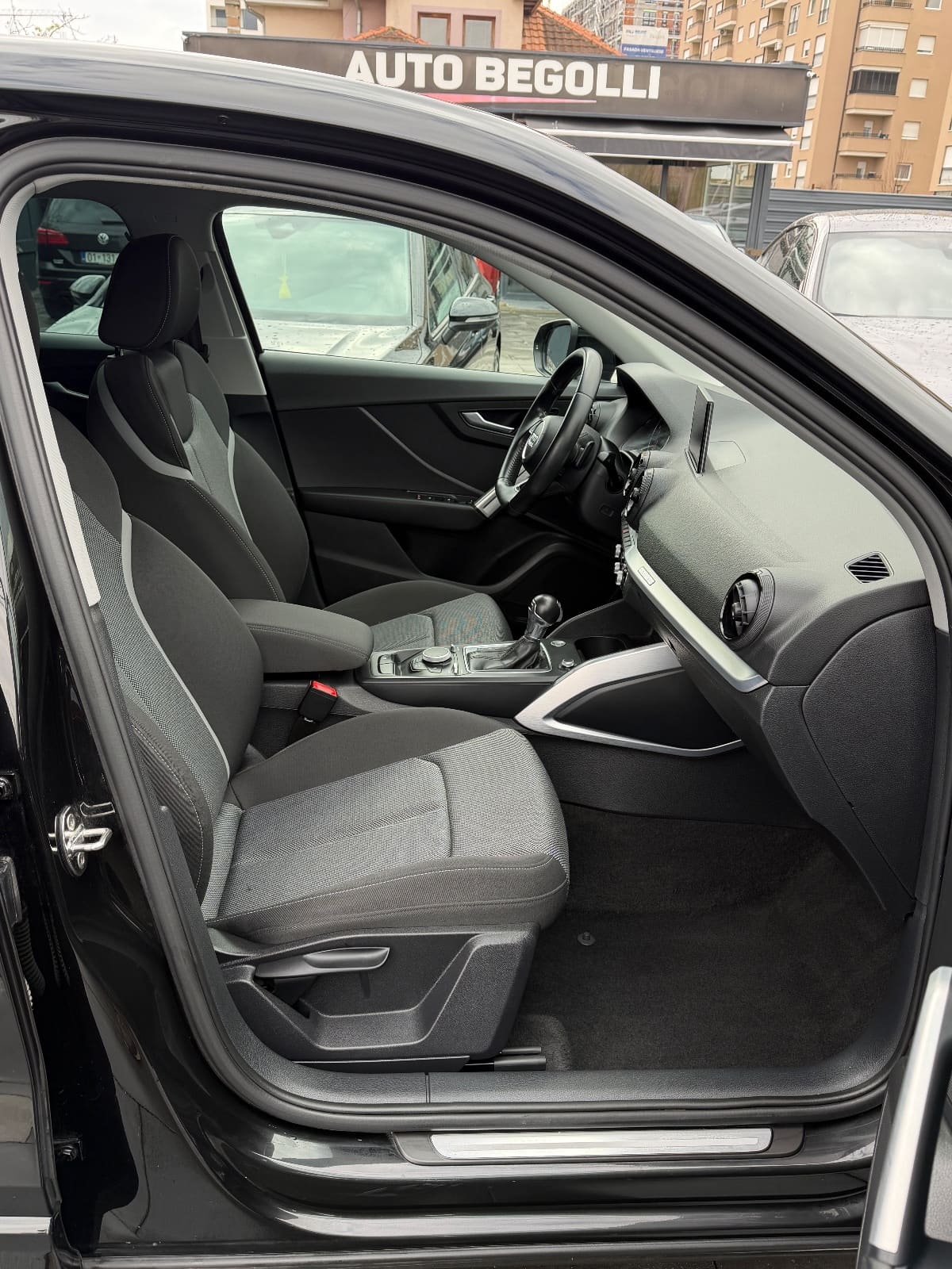 Audi Q3 2.0 TDI Quattro, foto 10 nga 19